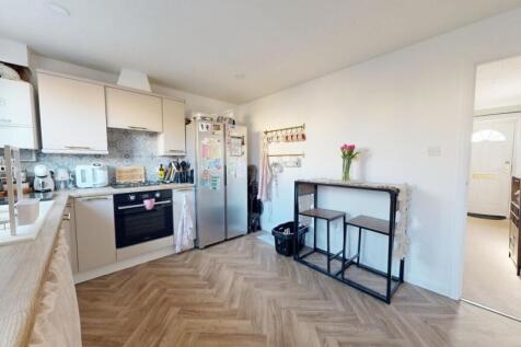 KITCHEN ANGLE 2.jpg