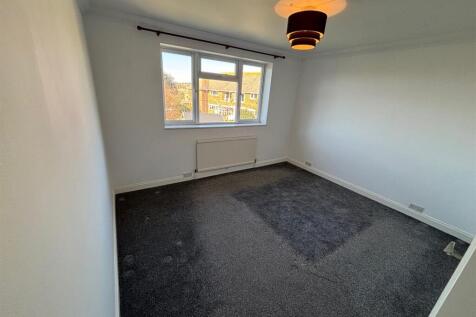 Bedroom 1.jpg