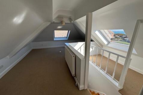 Loft room 1.1.jpg