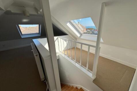 Loft Room 1.4.jpg