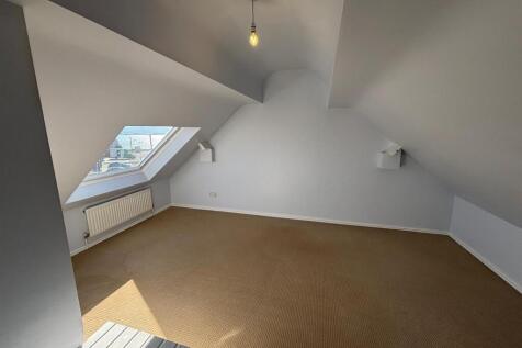 Loft Room 2.2.jpg