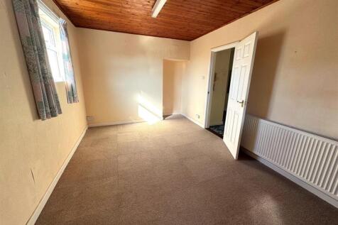 DINING ROOM.jpg