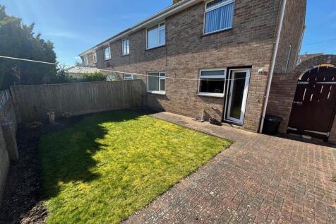 Rear Garden 2.jpg