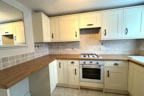 KITCHEN PIC 1.jpg