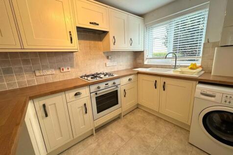 KITCHEN PIC 2.jpg