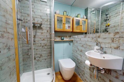 Shower Room.jpg