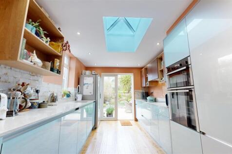Kitchen 1.2.jpg