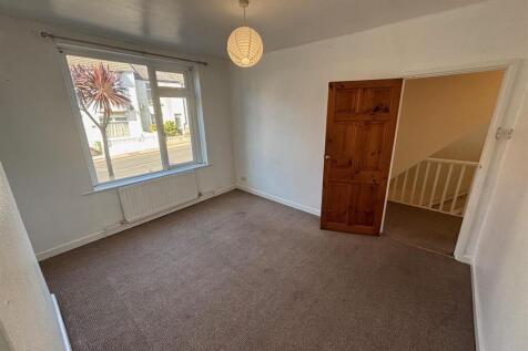 Bedroom 1.2.jpg