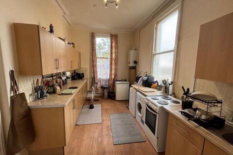 Kitchen 2.jpg
