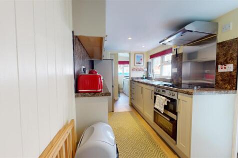 KITCHEN 2.jpg