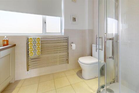 Bathroom (11).jpg