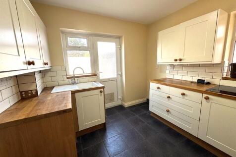 KITCHEN 1.jpg