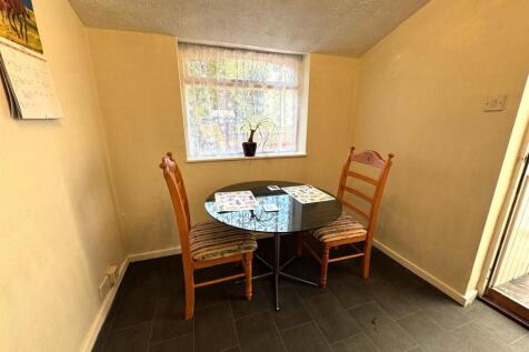 BREAKFAST ROOM.jpg