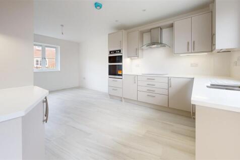 Kitchen (19).jpg