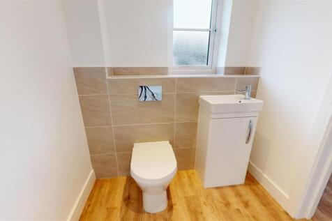 Bathroom (10).jpg