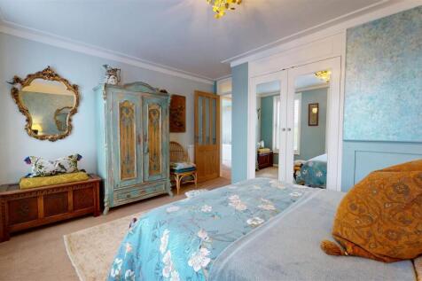 Bedroom 1.3.jpg
