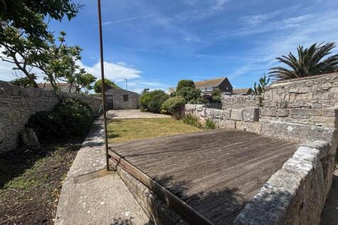 Rear Garden 2.jpg