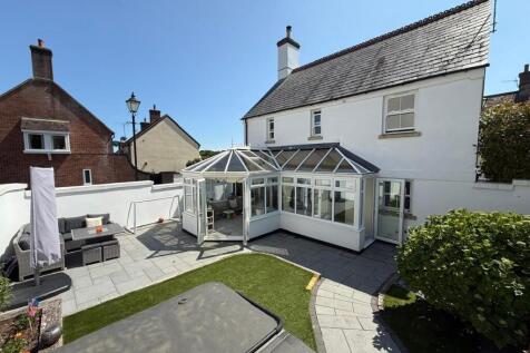 GARDEN &amp; REAR HOUSE.jpg