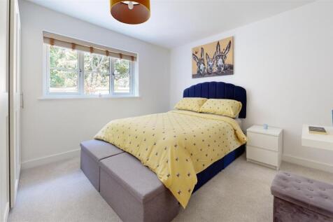 Bedroom (55).jpg