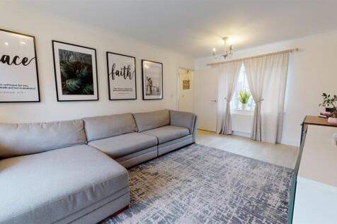 LOUNGE 2.jpg