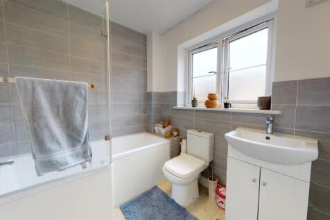 B ATHROOM.jpg