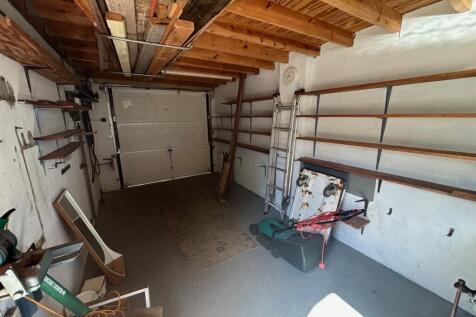 Garage 2.jpg