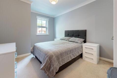 Bedroom (66).jpg