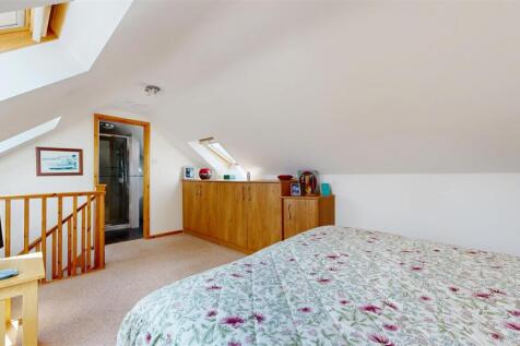 EN-SUITE 2.jpg