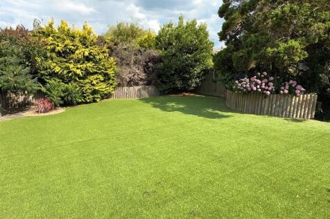 GARDEN 2.jpg