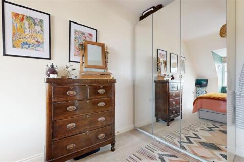 BEDROOM PIC 3.jpg