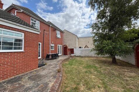 Rear Garden 3.jpg