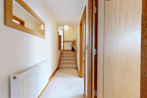 HALLWAY.jpg