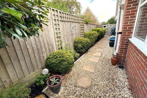 GARDEN SIDE.jpg