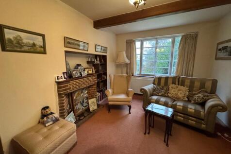 LIVING ROOM.jpg
