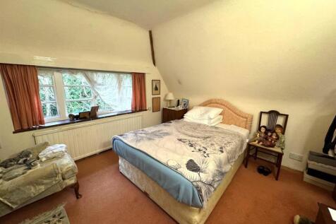 BEDROOM ONE.jpg