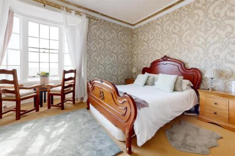 Bedroom (84).jpg
