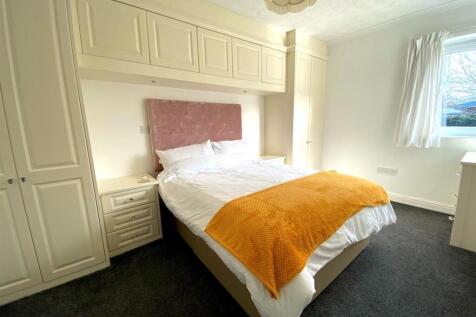 BEDROOM ONE.jpg
