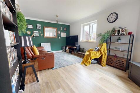 LIVING ROOM.jpg