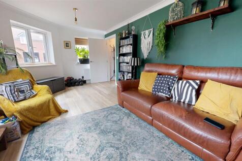 LIVING ROOM 2.jpg