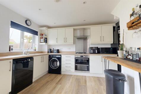 KITCHEN 1.jpg