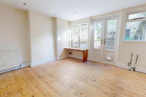 REAR RECEPTION ROOM.jpg