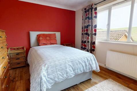 BEDROOM ONE PIC1.jpg