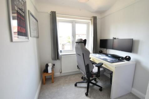 Bedroom 5/Study