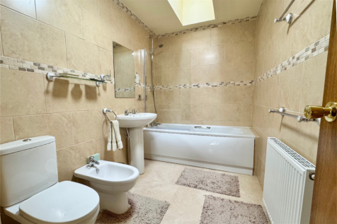 Ground Floor Bathroo