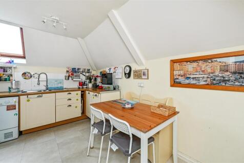 Kitchen / Dining