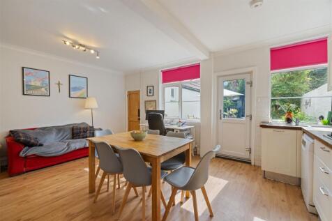 Kitchen / Dining