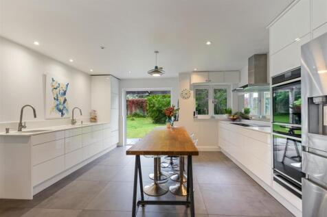 KITCHEN DINING