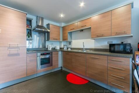Flat 11, 82 Elder Road-3.jpg