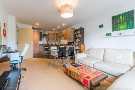 Flat 11, 82 Elder Road-7.jpg