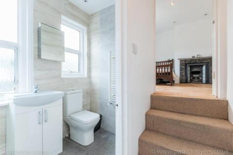 Flat 2, 20 Chestnut Road-6.jpg